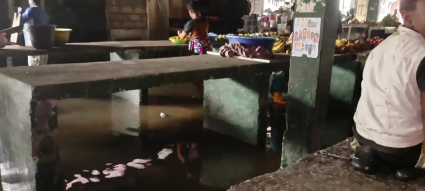 Flooded Duazon Market Leaves Vendors Struggling for Customers